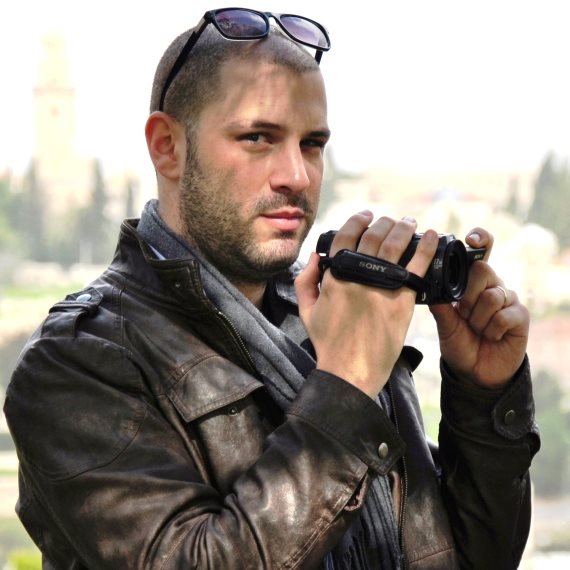 הסופר יאיר אגמון