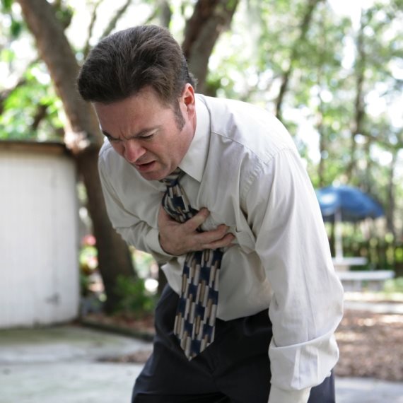 מרגיש דקירות בגוף