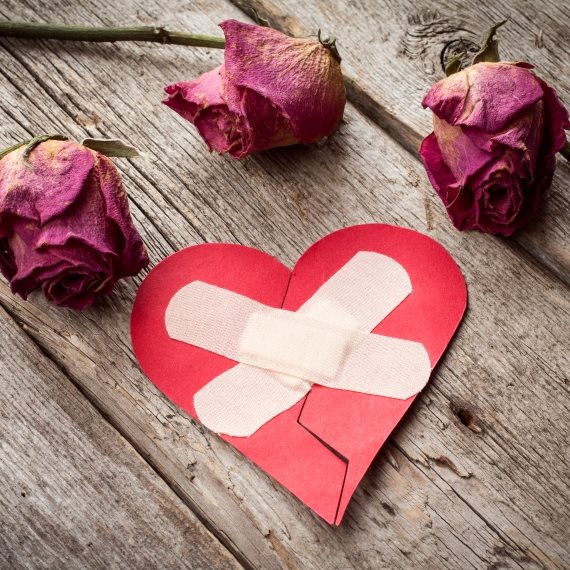 "כל דבר מציק לו"