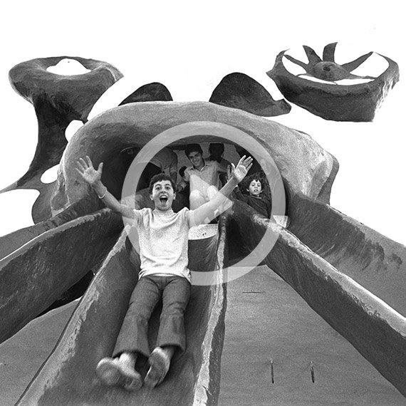 אומרים שהיה פה שמח