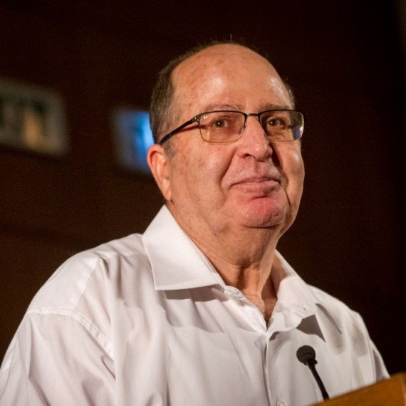 משה (בוגי) יעלון