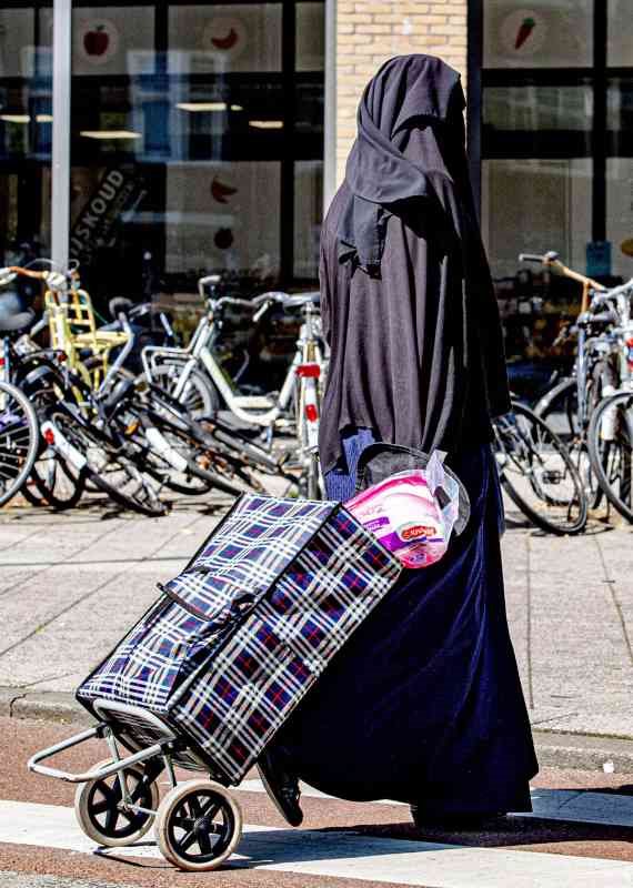 למצולמת אין קשר לחזי סימנטוב