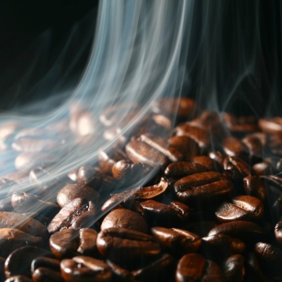 "השכונה שקטה, בית הקפה ריק"