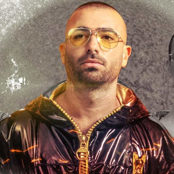 עומר אדם מגיע לצפת