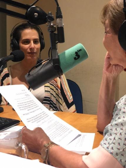 רבקה מיכאלי מארחת את מירי מסיקה