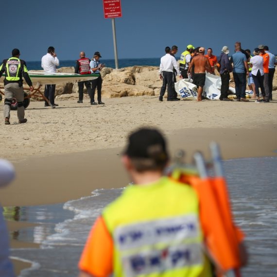 כוחות ההצלה בחוף הדולפינריום הבוקר (ג')