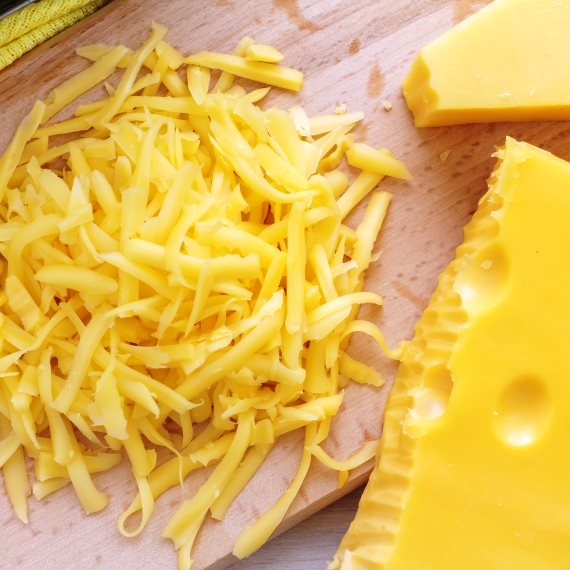 מה מסתתר בגבינה?