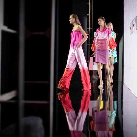 תצוגת אופנה (למצולמים אין קשר לכתבה)