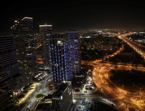 "הפריפריה לא יכולה להיות כמו המרכז"