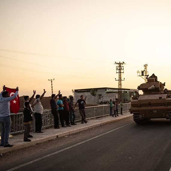 כוחות צבא בדרך לגבול