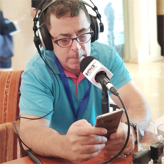 בן כספית באולפן 103fm בכנס אילת לעיתונות, הבוקר