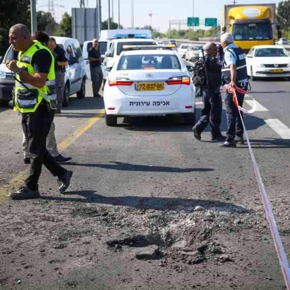 צומת גן יבנה לאחר פגיעת הרקטה