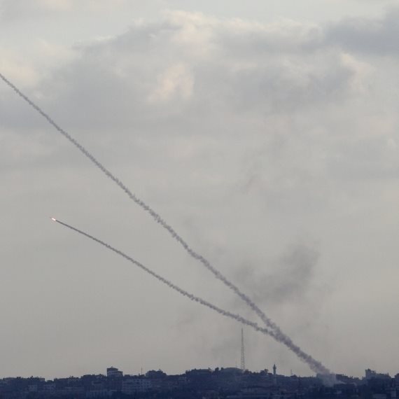 "איזה מן חיים אלה?"