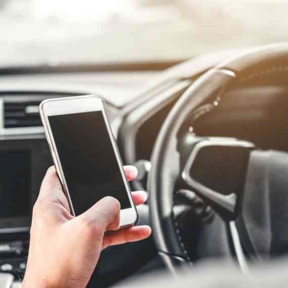 "לא יכולים להפסיק לסמס"