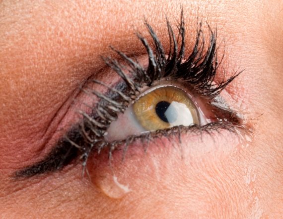 "עדיין זולגות הדמעות"