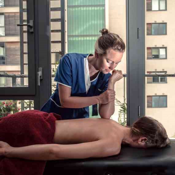 "יום אחרי המסאז' התחלתי לצלוע"