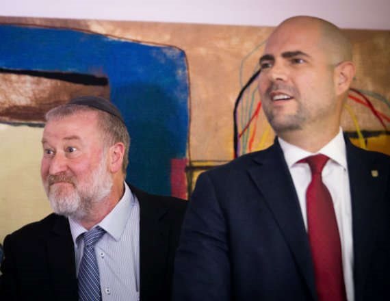 אמיר אוחנה ואביחי מנדלבליט