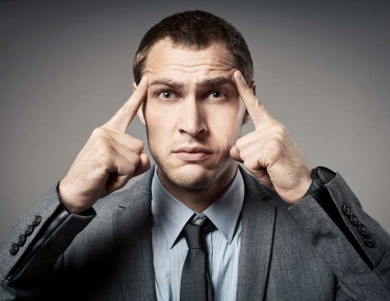 "הלסת כואבת לי ואני סובל מכאבי ראש חזקים"