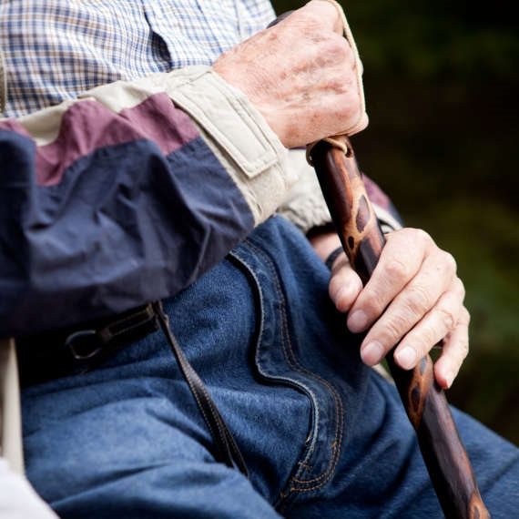 מפיגים את הבדידות