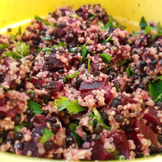 סלט סלק ועדשים שחורות