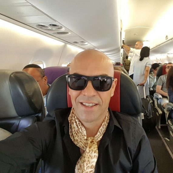 מהמטוס לבידוד. פבלו רוזנברג