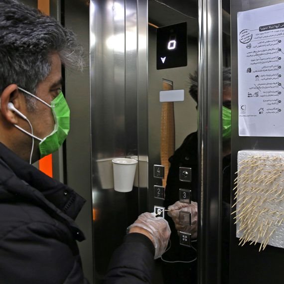 "לתוך סחרור הקורונה בן סלמן שופך נפט"