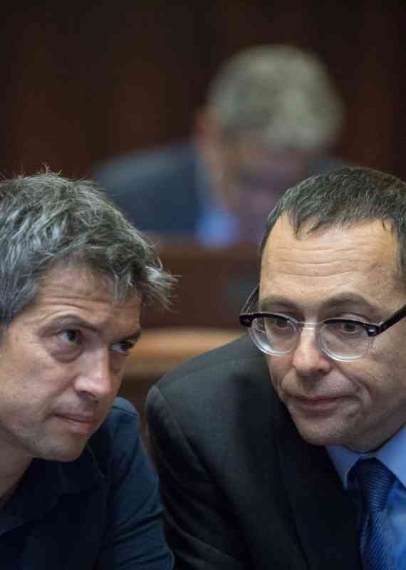 יועז הנדל וצבי האוזר