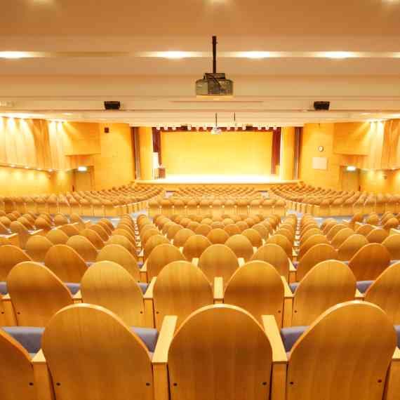 "אנשים מעדיפים להישאר בבית"