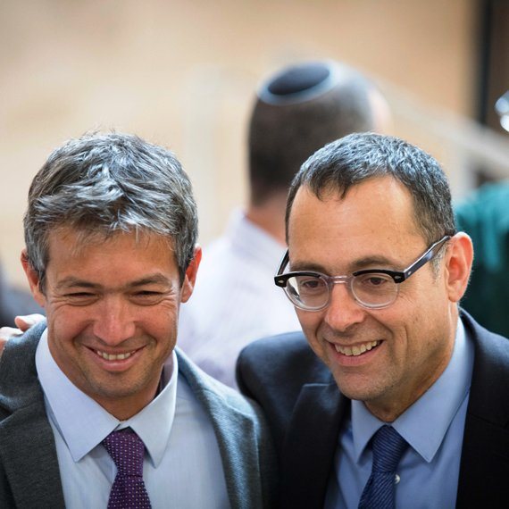 צבי האוזר ויועז הנדל