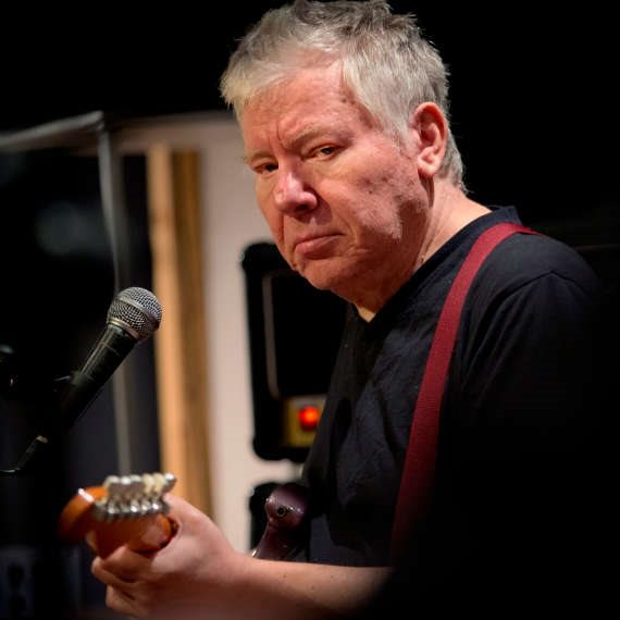 הזמר והיוצר יצחק קלפטר