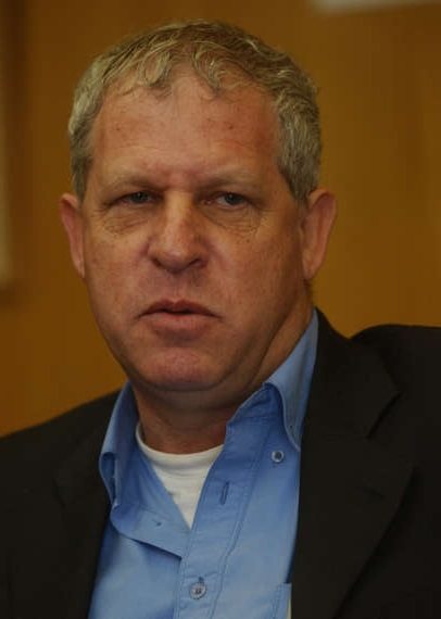 גיורא איילנד