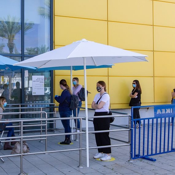 סניפי איקאה נפתחים מחדש