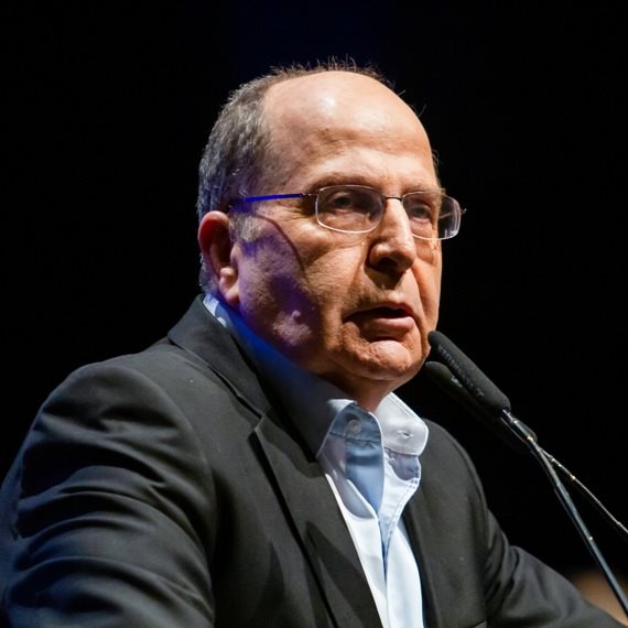 משה (בוגי) יעלון