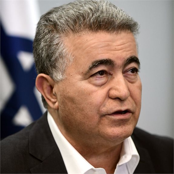 שר הכלכלה, עמיר פרץ