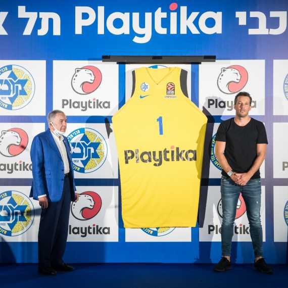 ניר קורצ’ק, סמנכ”ל השיווק הגלובלי של פלייטיקה, ושמעון מזרחי