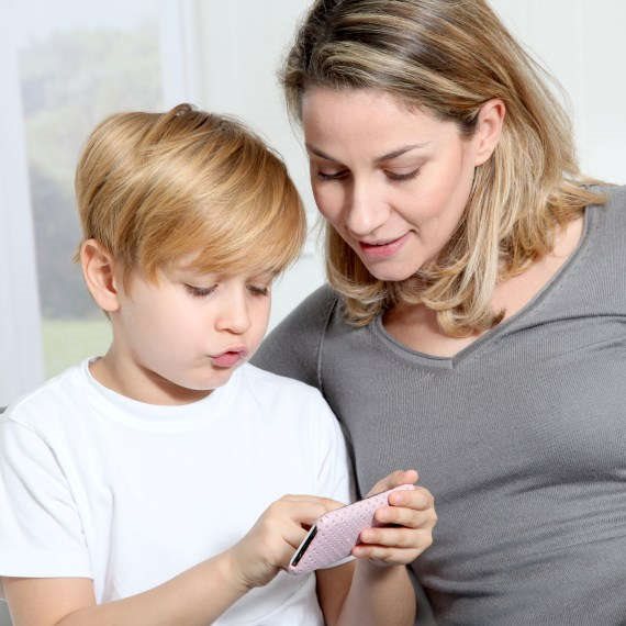 המאזינה דואגת לנכדה: "הילדים סביבו יותר גבוהים ממנו"