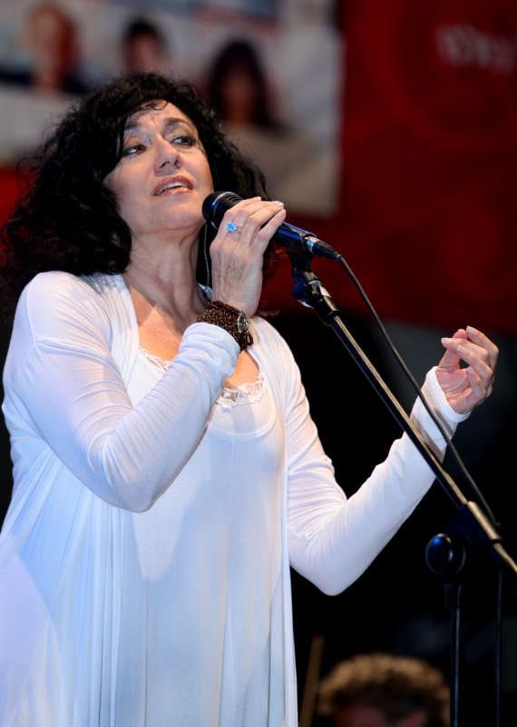 שלומית אהרון