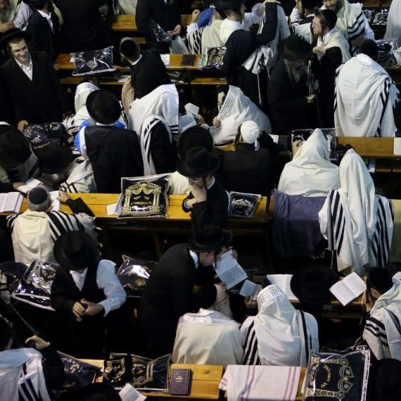 "הבן שלי חולה מאוד, אני מתחנן בפניך, כבוד הרב"