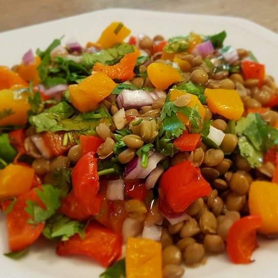 סלט עדשים, דלעת ופלפל קלוי
