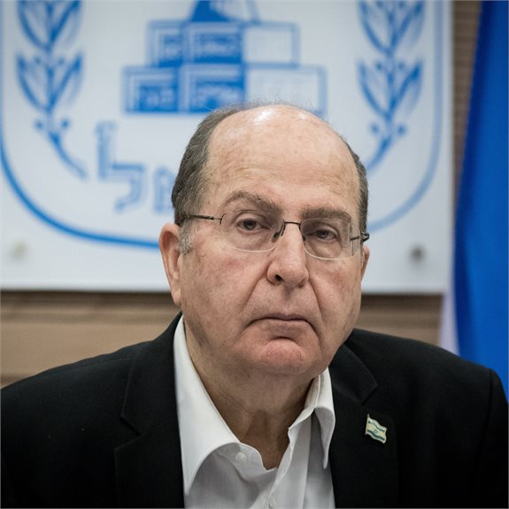 משה (בוגי) יעלון