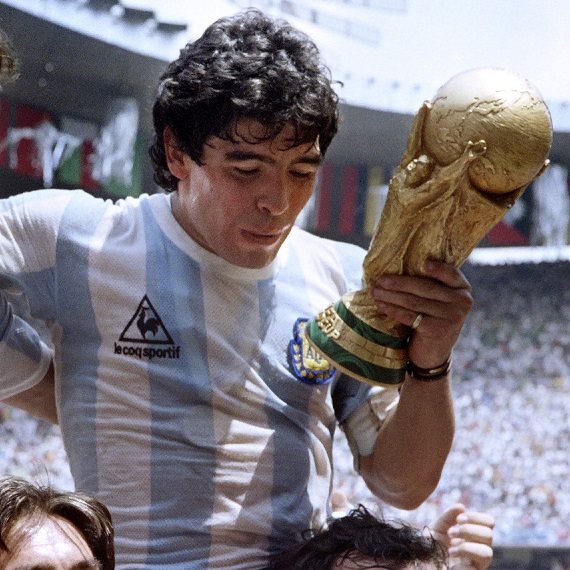 דייגו מראדונה הלך לעולמו