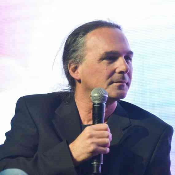 "מישהו הפריע לאבישי בן חיים להיות ד"ר?"