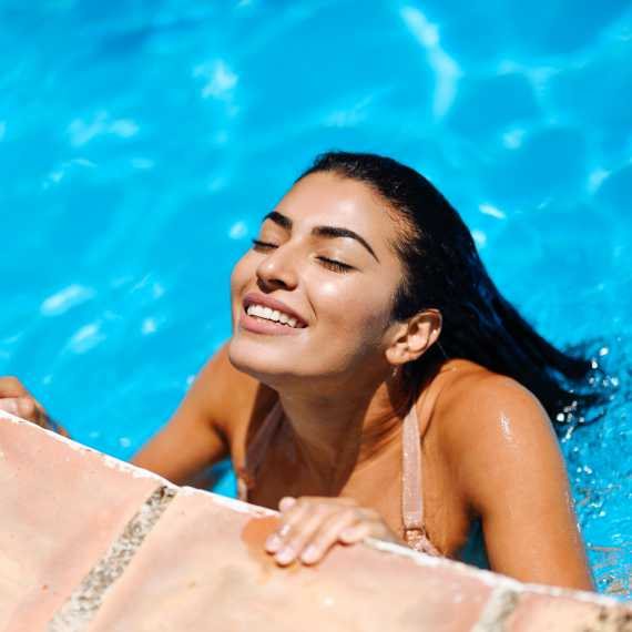 למצולמת אין קשר לנאמר