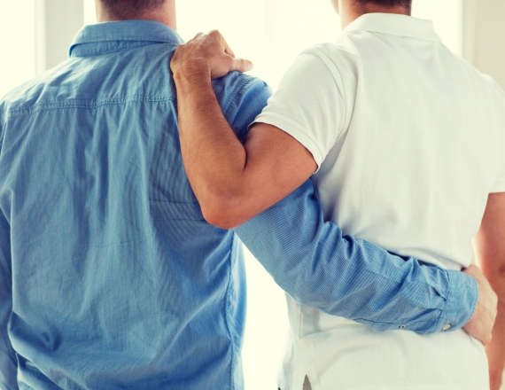 מאחורי המסיכה