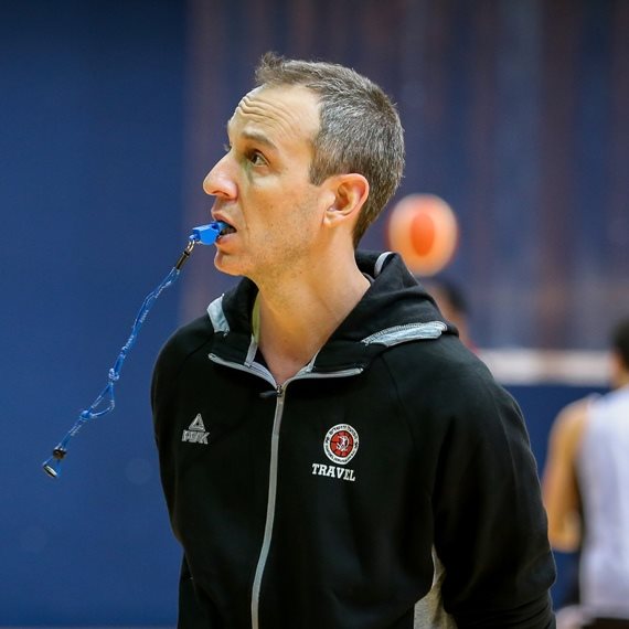 עודד קטש בדרך לפנאתיניקוס