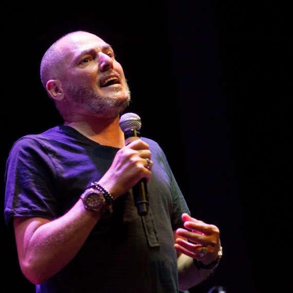 הזמר ישי לוי