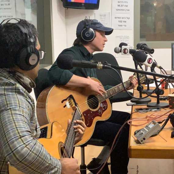 Live באולפן עם לי בירן