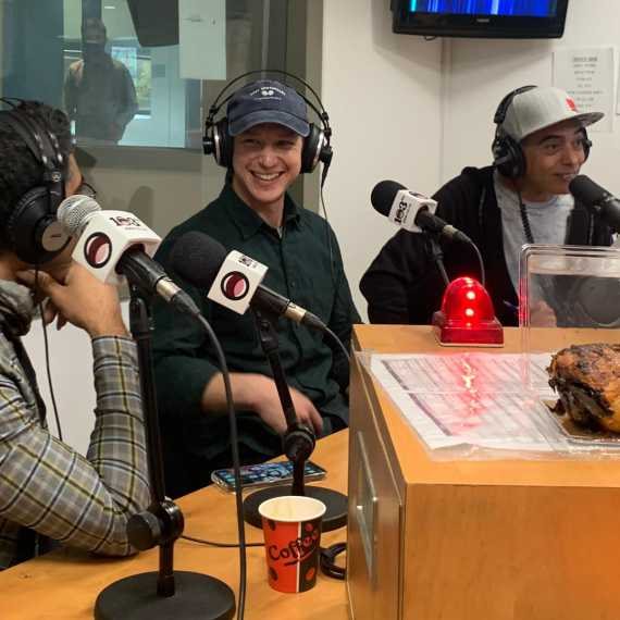 לי בירן מתארח באולפן של דידי הררי