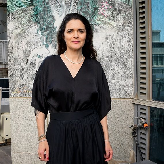 מספר 3 במפלגת העבודה, אמילי מואטי