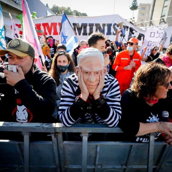 הפגנה נגד ראש הממשלה הבוקר (ב')